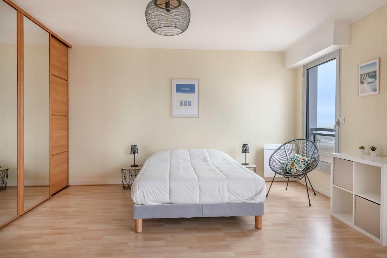 Tres Bel Appartement Avec Vue Sur Mer A 波尔尼谢 外观 照片